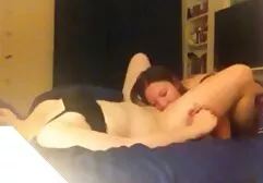 女の子fucks彼女のガールフレンドに公共の橋 女性 に 優しい セックス 動画