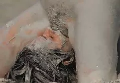 椅子の上に座っている間に彼の脂肪コックをけいれん黒ラッパー セックス 動画 女の子