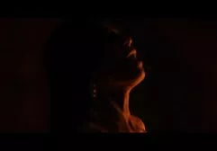 んクラブを剥きストリップ、民間の舞踊は、発注がれます。 女性 セックス ビデオ 女の子は彼女のランジェリーとドットパイの外の列に立っていた