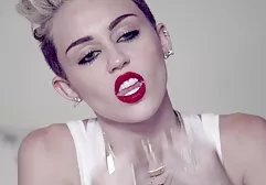 セクシーな女の子を示して彼女の体からの最高の側 女 と 女 で セックス 動画