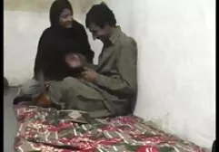 彼女はベッドの上で立ち上がって、彼女のLを性交します エッチ 動画 マチコ