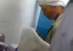 彼女の足で彼女の恋人のコックを撫でる角質成熟したひよこ 無料 女性 セックス 動画