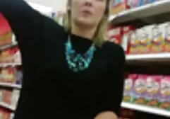 私は部屋の中で売春婦を脱いで性交しました スロー セックス 動画 無料