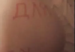 必死の圧力で、彼は彼女を口に押し付け、彼女の猫の唇を舐め、猫に刃を浸し、猫の中のみんなをクソし、肛門の穴の中のウサギのようにクソしました 女 の セックス 動画