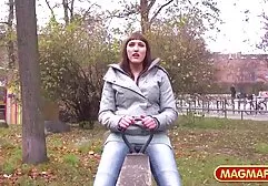 女の子と男の群衆が心配し、欲望はちょうどセックスと他には何もしたいです 女性 の セックス 動画