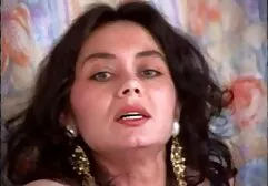 スリムな金髪masturbates浴室 せっくす 女性 動画