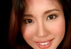 セクシーな男の口の上に彼女の猫と一緒に座っているアジアの女性 無料 女性 セックス